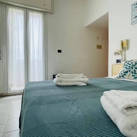 Ξενοδοχείο Denny 2*