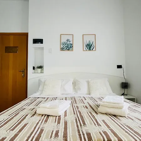 Denny Ξενοδοχείο 2*