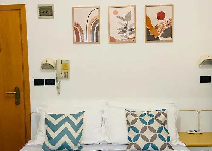 Ξενοδοχείο Denny 2*